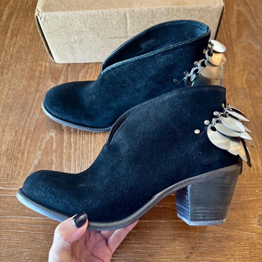 NIB black suede Matisse Understated Double Jay bootie 8.5 - Picture 4 of 14